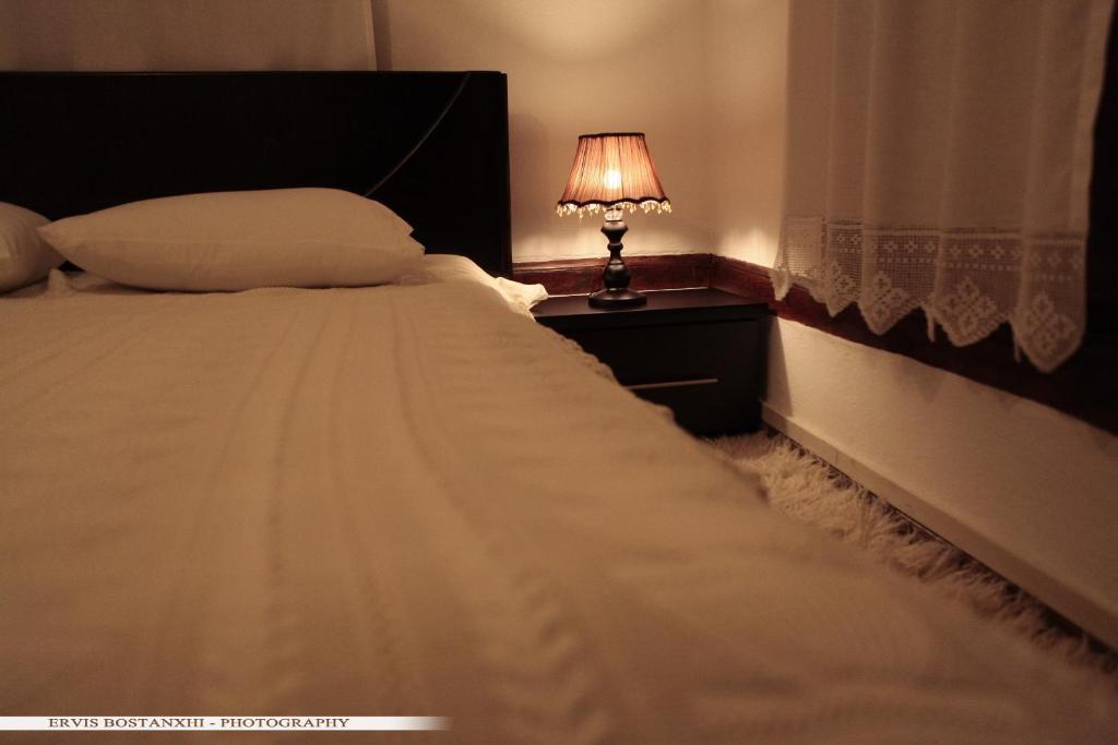 Guest House Bujtina Leon Korce Room photo
